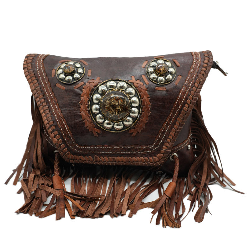 Boho Handtasche aus Leder mit Ziernähten und Schmuckelementen