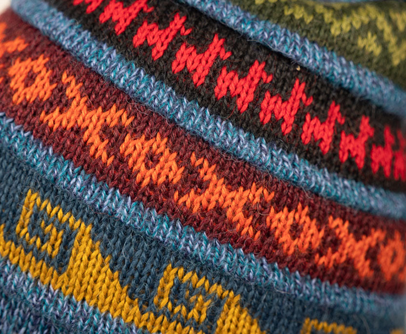 Alpaka Mütze 2in1 (Chullo) Denim Blau marmoriert mit diversen farbigen Mustern