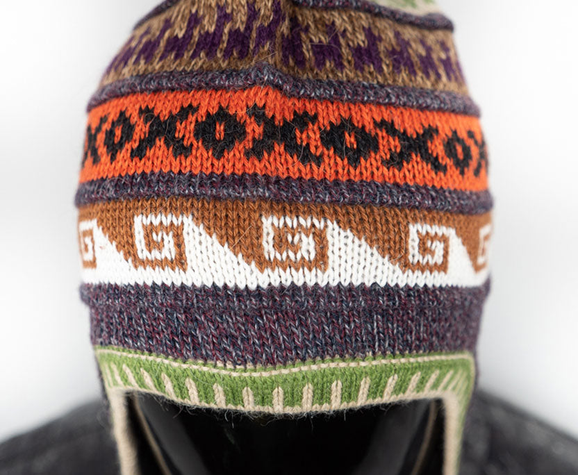 Alpaka Mütze 2in1 (Chullo) gräuliches Lila marmoriert mit diversen Mustern