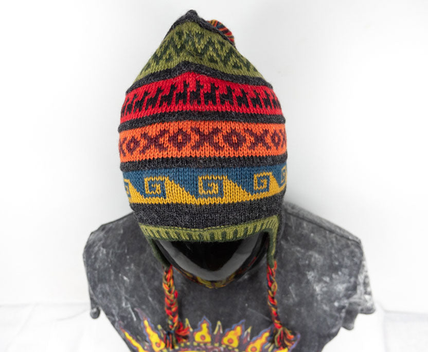 Alpaka Mütze 2in1 (Chullo) Anthrazit mit diversen farbigen Mustern