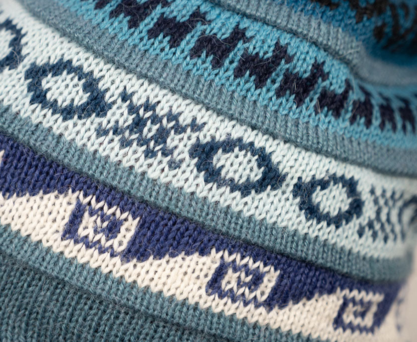 Alpaka Mütze 2in1 (Chullo) Blaugrau mit diversen bläulichen Mustern