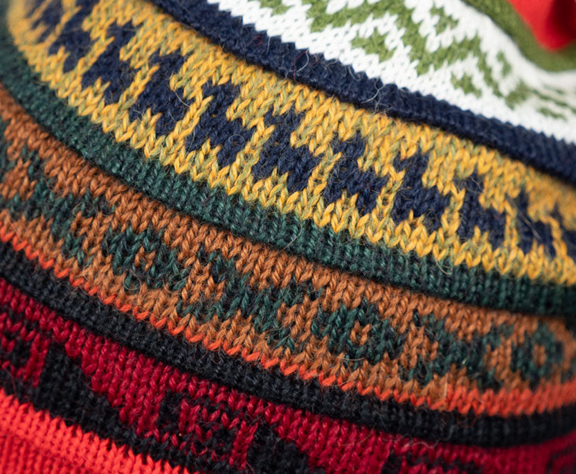 Alpaka Mütze 2in1 (Chullo) Rot mit diversen farbigen Mustern