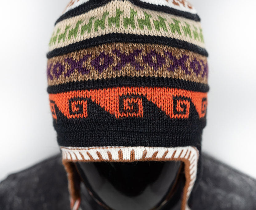 Alpaka Mütze 2in1 (Chullo) schwarz mit diversen farbigen Mustern