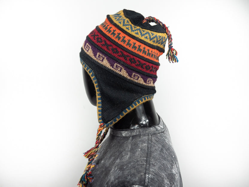 Alpaka Mütze 2in1 (Chullo) schwarz mit diversen farbigen Mustern