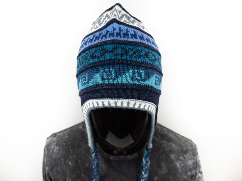 Alpaca Mütze 2in1 (Chullo) Schwarz mit diversen bläulichen Mustern