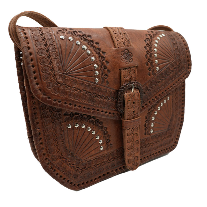 Handgeprägte Lederhandtasche mit Ethno-Muster & Nieten