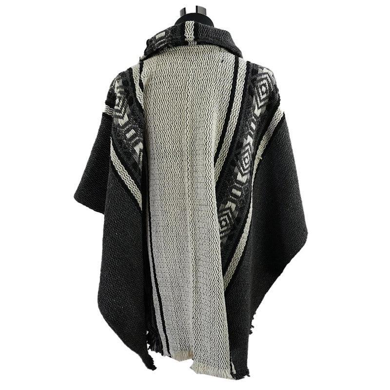 Poncho aus Wolle 03